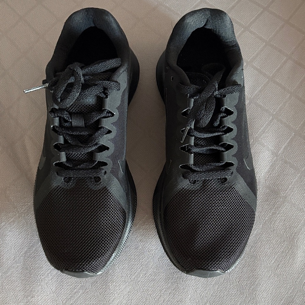 Nike Black Athletic Running Trainer Everyday Sneaker Shoes Unisex Design